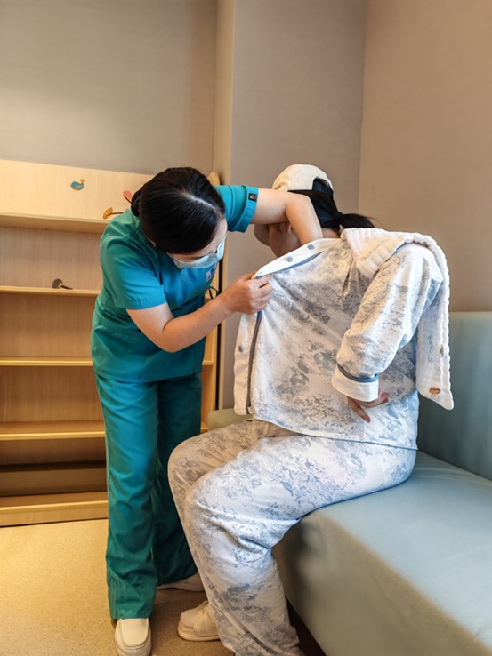 产后新妈妈堵奶吸不出奶怎么办？听听医生怎么说