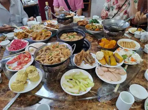 全家慢节奏深度游_中老年退休家庭定制旅游_旅行社广告