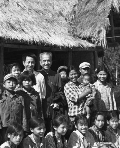 1978年5月,孙冶方到云南省西双版纳少数民族地区考察。