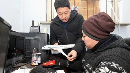 _农民造飞机_ 辽宁农民自制飞机
