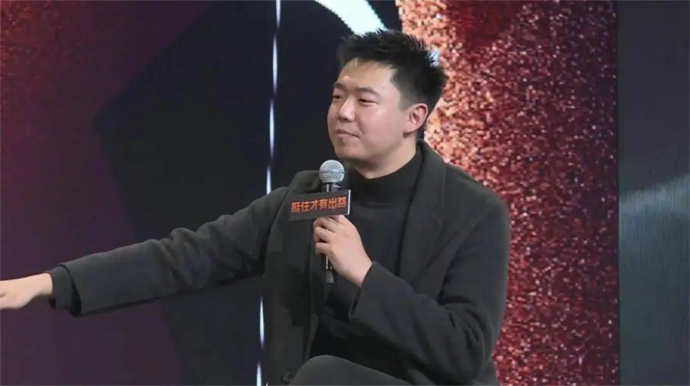 周鸿祎因演讲走红！红衣教主实力碾压，360依旧举足轻重？