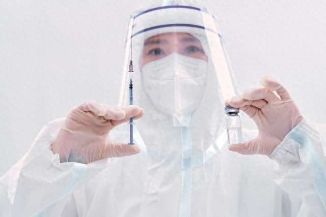 深圳新增11例新冠病例！疫情防控再升级，市民需加强防护