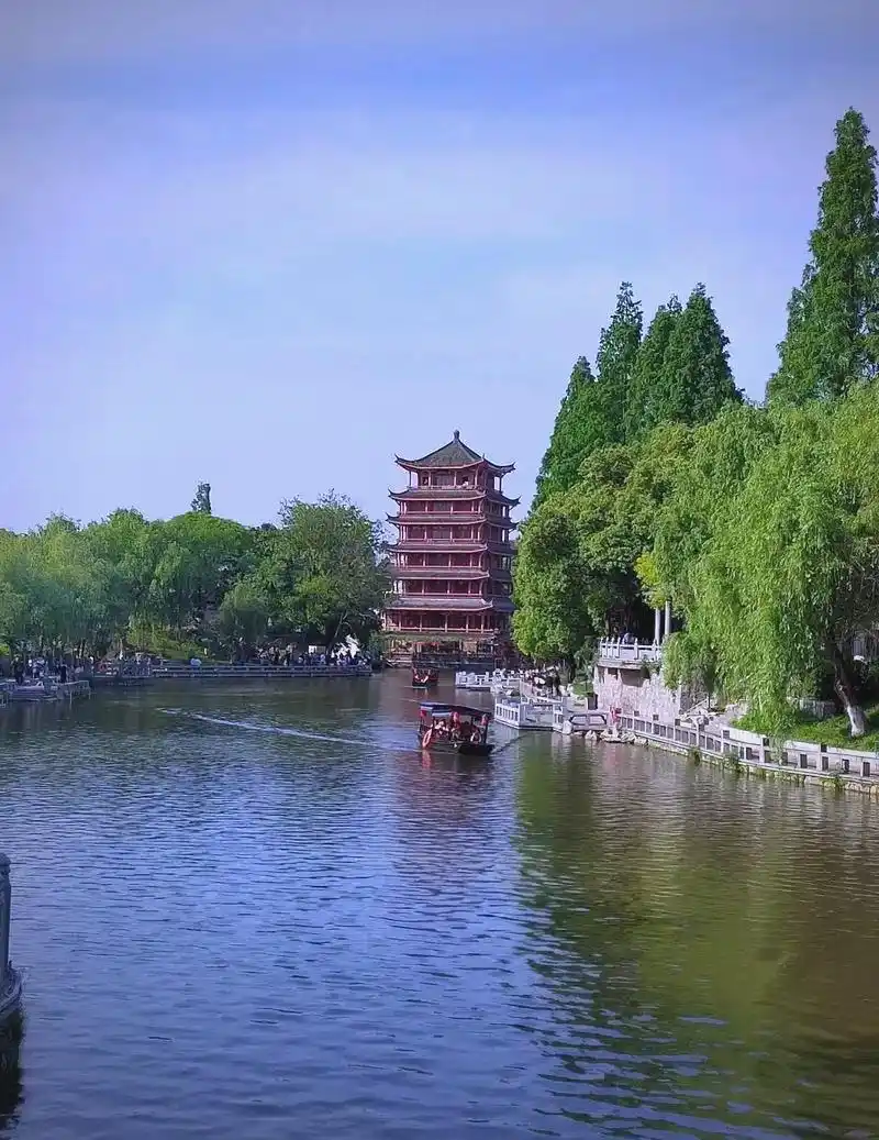 安徽古镇旅游攻略_安徽古镇哪个最值得去_安徽免费古镇推荐