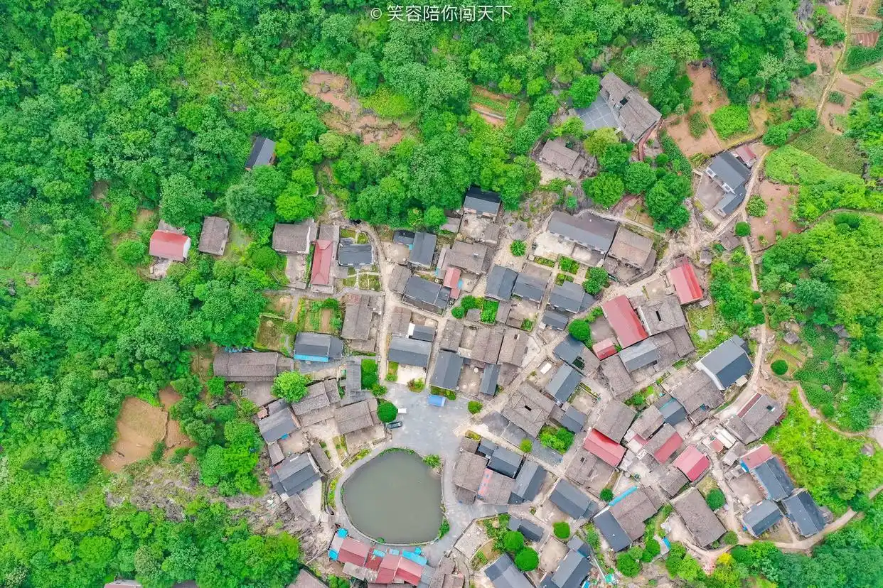 安徽古村落旅游攻略_宏村南屏村西递大通查济徽州古城阳产土楼许村鸠兹古镇龙潭古寨蔡畈古村落龙潭肖村梨桥水镇砀山_安徽古镇哪个最值得去