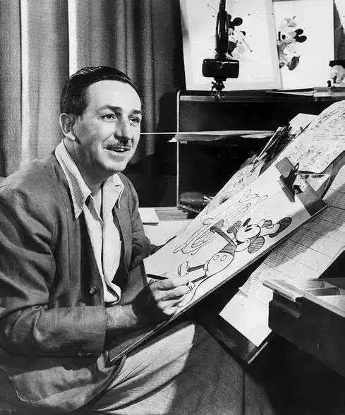 华特迪士尼童年经历_华特迪士尼的故事_米奇老鼠诞生故事