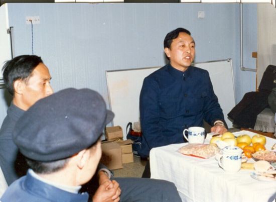 联想集团历史发展_联想何时收购摩托罗拉_联想集团收购IBM PC部门