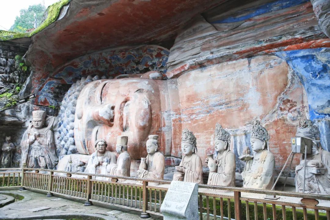 重庆必去景点攻略_重庆旅游景点推荐_重庆总部城房价