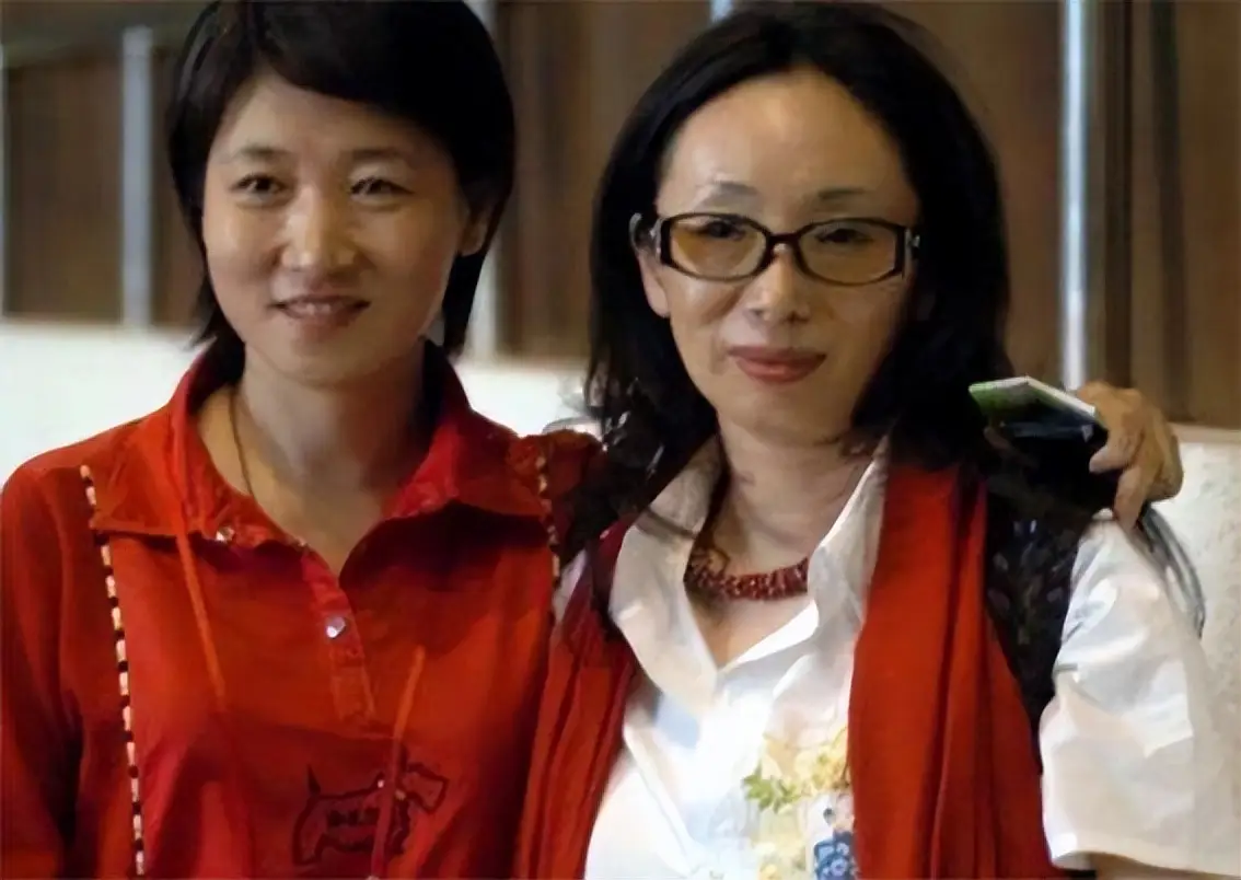 爱情与物质平衡_女富豪戴秀丽离婚 时代周报_女富豪戴秀丽真实故事