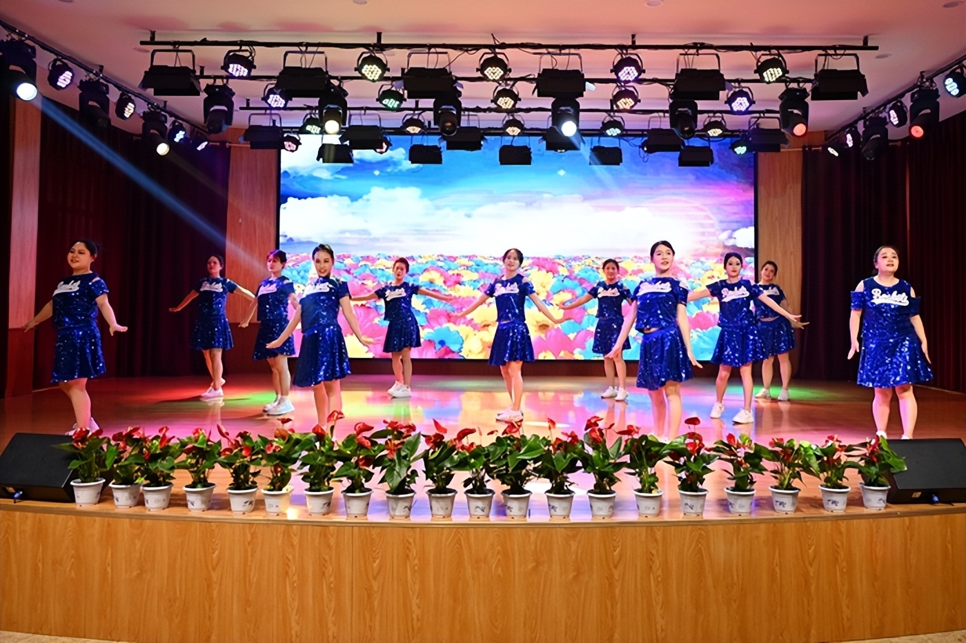 路家村煤业2025年度工作汇报及2026年部署_山西阳泉盂县路家村煤业有限公司年度工作总结表彰大会_阳泉煤业2026年展望