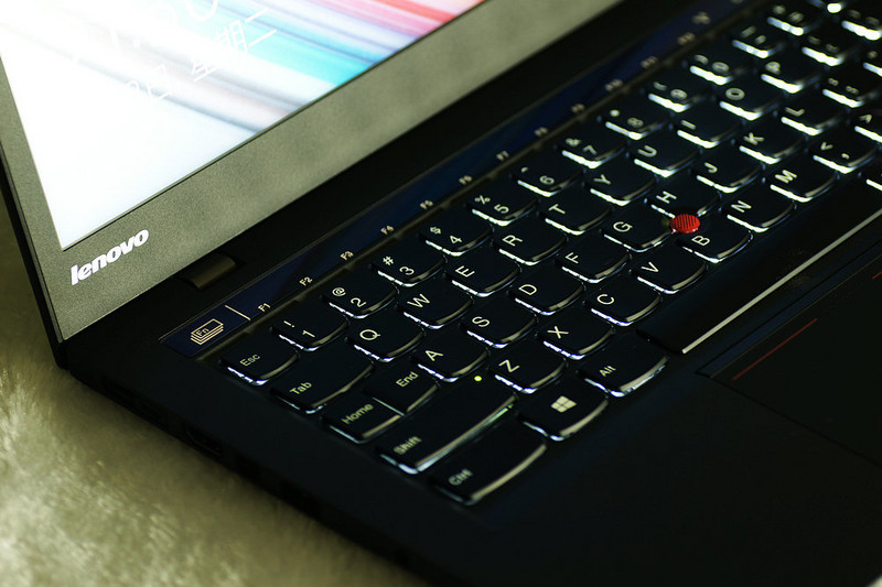 thinkpad指示灯_Carbon fiber material laptop_ThinkPad X1 Carbon review