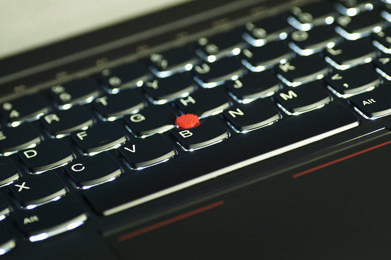 thinkpad指示灯_Carbon fiber material laptop_ThinkPad X1 Carbon review