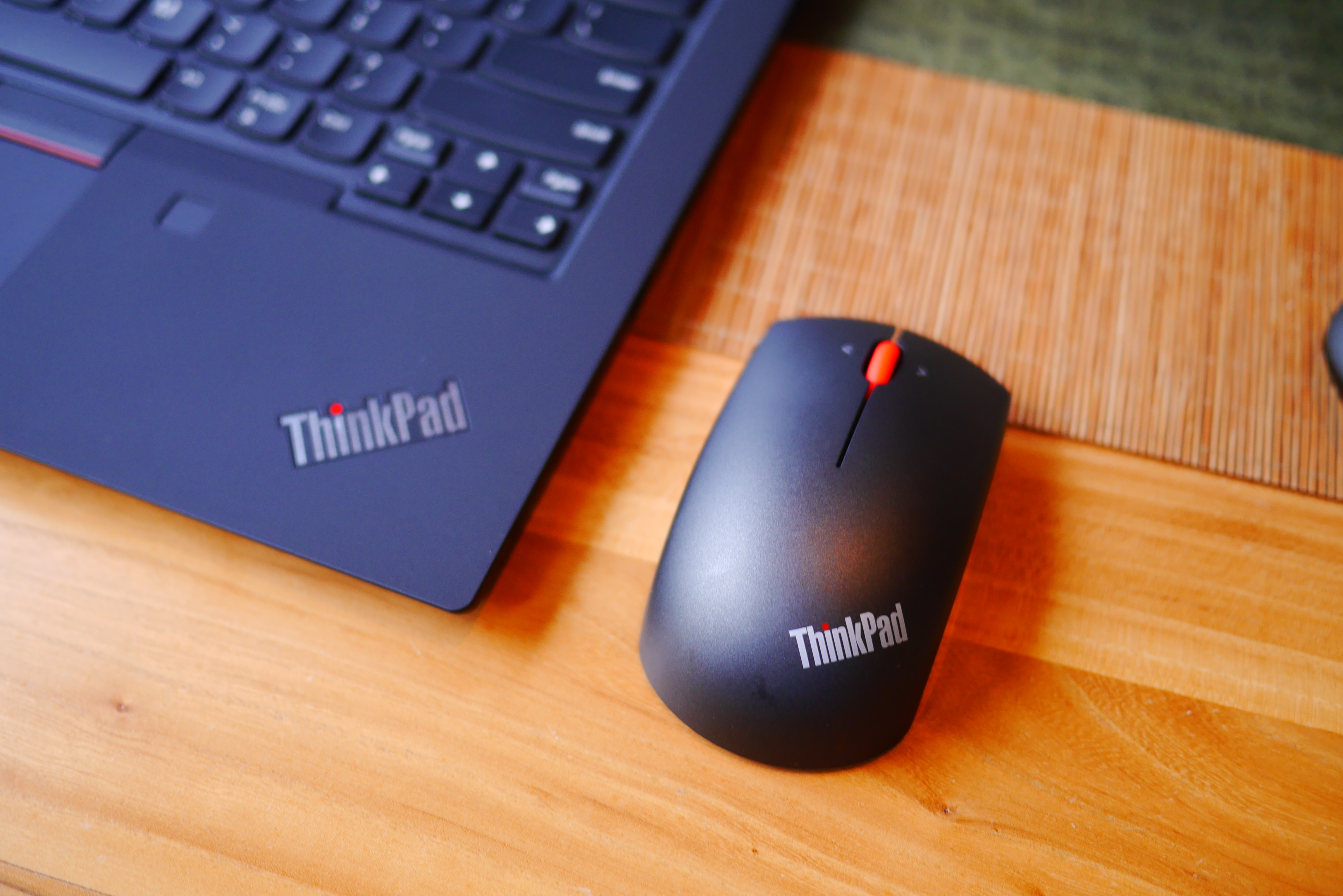 ThinkPad小红点鼠标评测_thinkpad指示灯_ThinkPad小黑鼠标蓝光双模