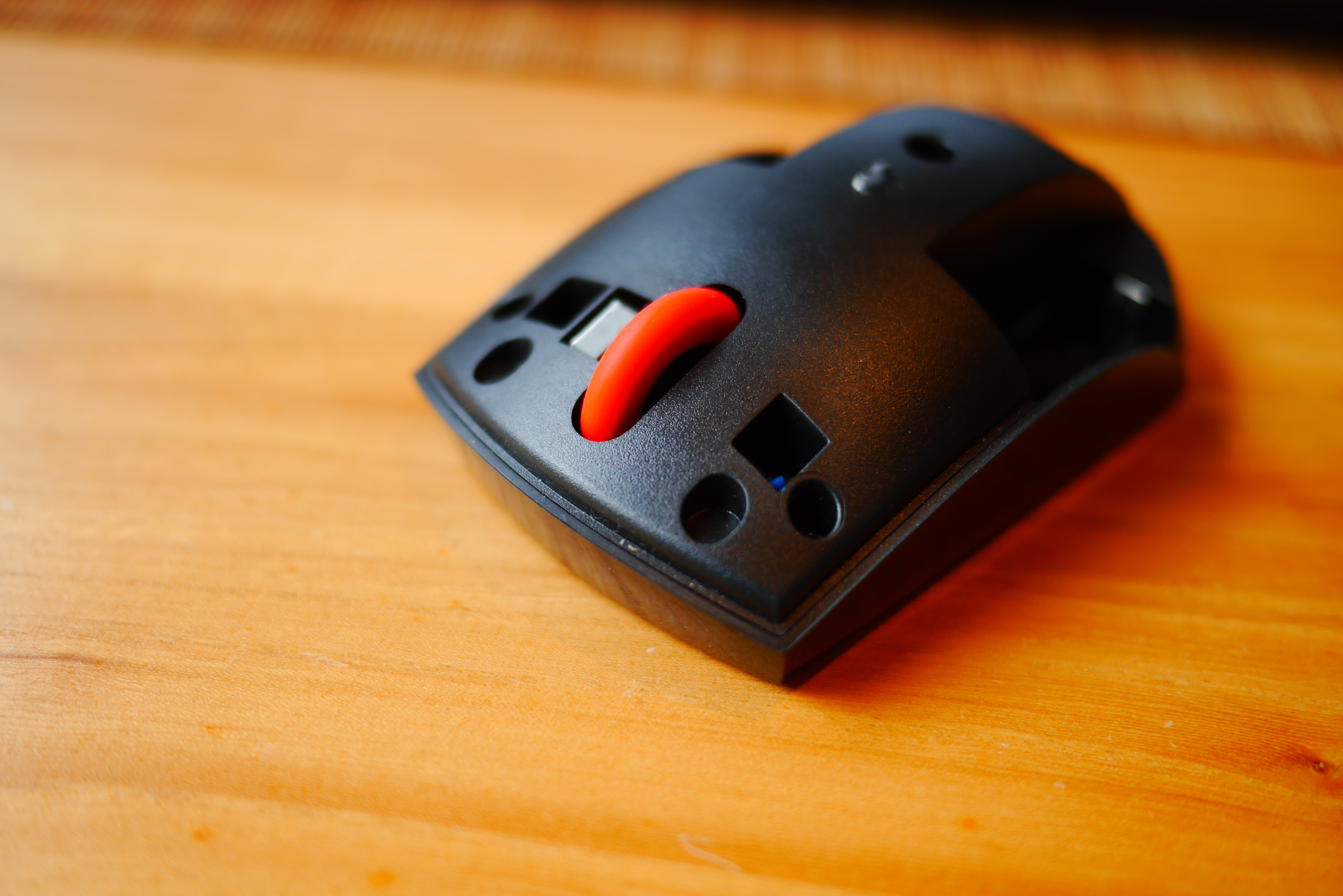 thinkpad指示灯_ThinkPad小红点鼠标评测_ThinkPad小黑鼠标蓝光双模