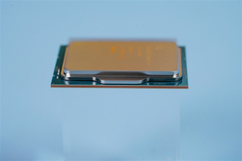 英特尔i7 7700k_Intel酷睿i7-14790F参数性能评测_i7-14790F与i7-14700KF缓存频率对比